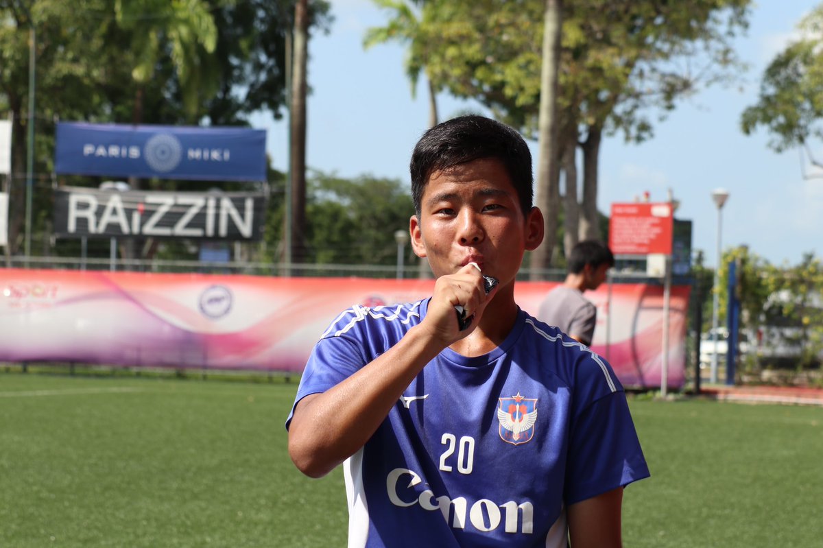 FCJurong's tweet photo. Albirex Singapore ha sesshusu!!!
It feels refreshing to have a cold orehasesshuau after training🙌🏽
@orehasesshu
#albirex_s #healthyport #OREHA #oreha #albirex #singapore https://t.co/WDq5HJajkj