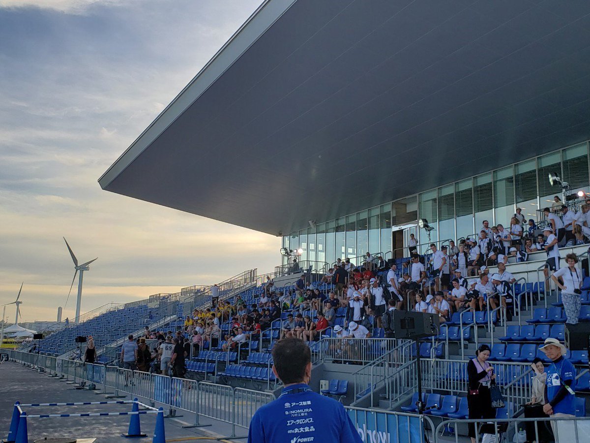 bun2toyors's tweet photo. 8/6
世界ボートジュニア選手権に参加しました。
国際的な奉仕は初めてで、海外の方達は年下とは思えない程の体格でした😅

#東洋大学 
#東洋大学ローバースカウト部 
#ローバースカウト 
#奉仕
#ボランティア 
#ボランティア好きと繋がりたい 
#世界ボートジュニア選手権 
#海の森水上競技場 https://t.co/zupOaNA499