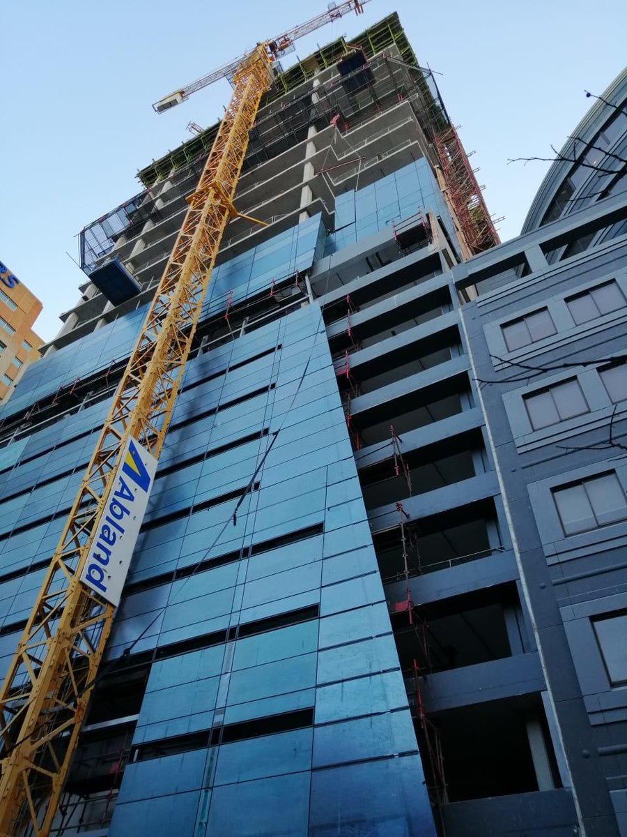 InfoSutherland's tweet photo. The dynamic form of DHK Architects design for ABLAND’s 35 Lower Long Project, is quickly taking shape as the facade installation progresses. #DHKArchitects #Abland #SutherlandEngineers #FacadeEngineers #OptimalEngineering https://t.co/KWSDXcwEQa