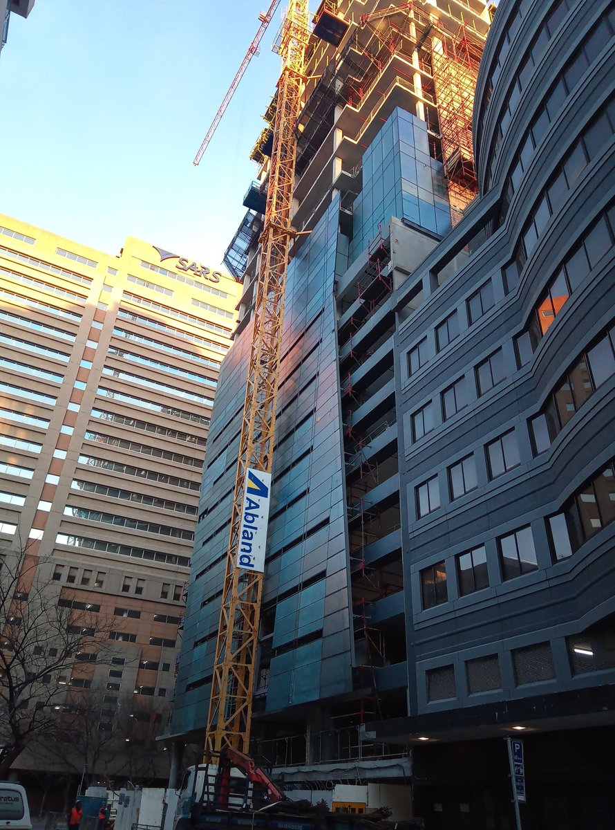 InfoSutherland's tweet photo. The dynamic form of DHK Architects design for ABLAND’s 35 Lower Long Project, is quickly taking shape as the facade installation progresses. #DHKArchitects #Abland #SutherlandEngineers #FacadeEngineers #OptimalEngineering https://t.co/KWSDXcwEQa