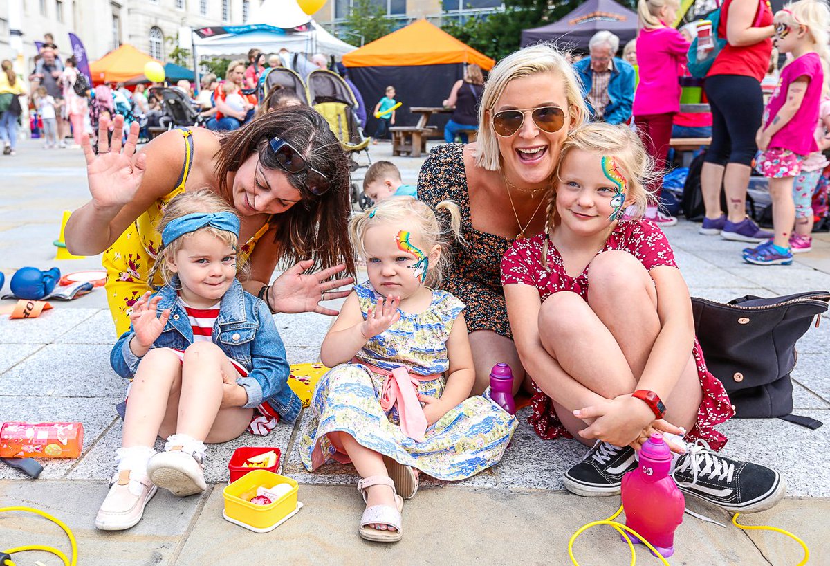 🎭🎨🦕 Some great pictures from yesterday's Child Friendly Leeds Live! 

We hope that everyone who came along had a wonderful time! 

📸 @zaggers

#familyfriendly #ChildFriendlyLeeds #SummerSeries2019