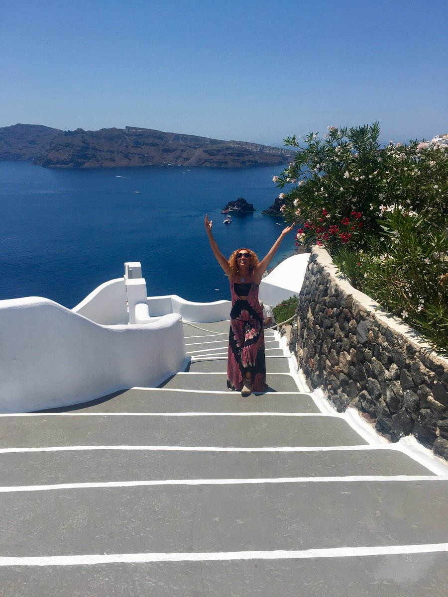 Silescri's tweet photo. La respuesta es... LIBERTAD🦋
La Libertad no es la ausencia de compromiso, sino la capacidad de escoger lo que es mejor para uno #paulocoelho .
.
.
#unbañodecolores #respirandolibertad #azulcomoelmarazul #felicidad #crucero #familytime #onholidays #felicidad #grecia🇬🇷 https://t.co/90zDPHrSXw