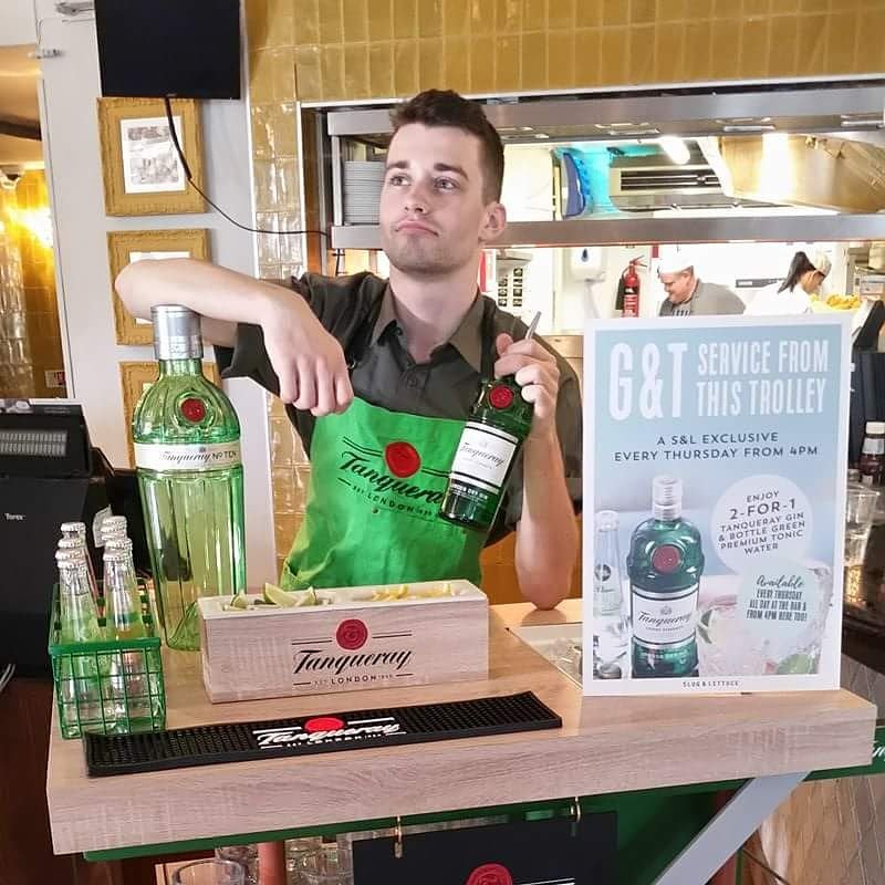 slug_richmond's tweet photo. Its Tanqueray Thursday! Come and get your gin on! https://t.co/rgdrDfUMgM