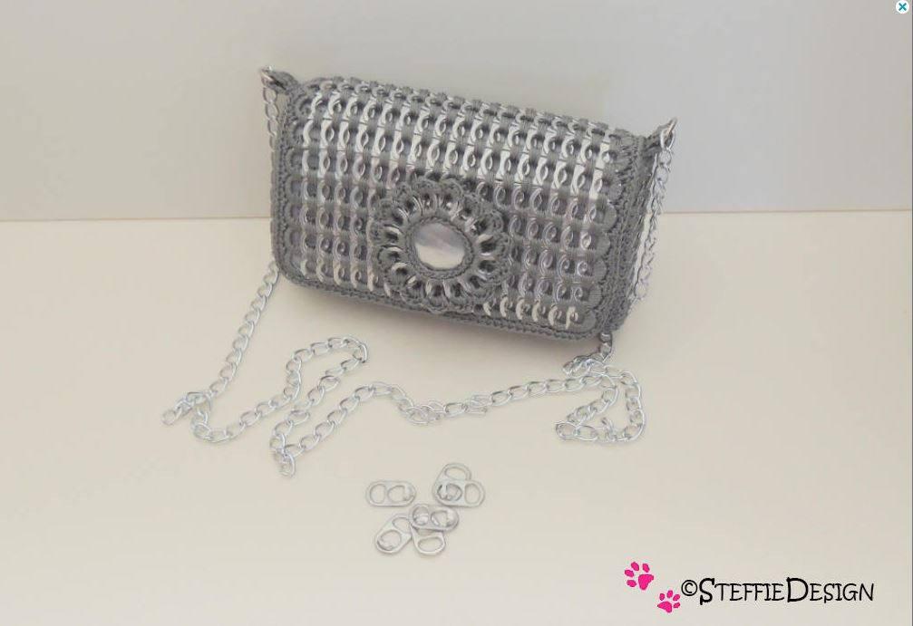 Zin om zelf aan de slag te gaan? 
Je kan het patroon vinden op:

etsy.com/nl/listing/568…

#haken #bliklipjes
