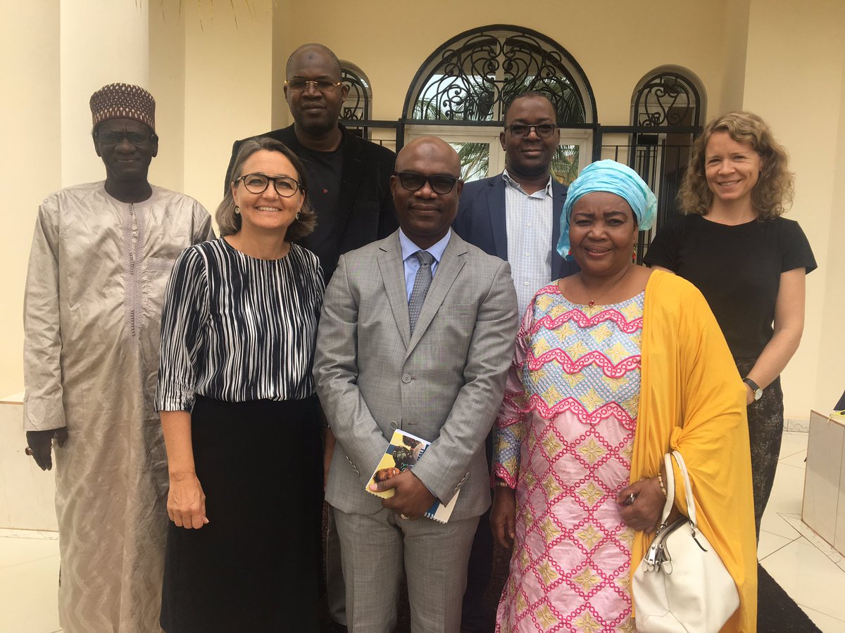 DKambMali's tweet photo. Heureuse de recevoir le Président du @CndhMali, partenaire important pour le Danemark 🇩🇰. Le respect des droits de l’homme et la fin à l’impunité sont clés pour la #stabilisation du Mali 🇲🇱. #DkAid #DkauMali https://t.co/jpJjZaNQBi