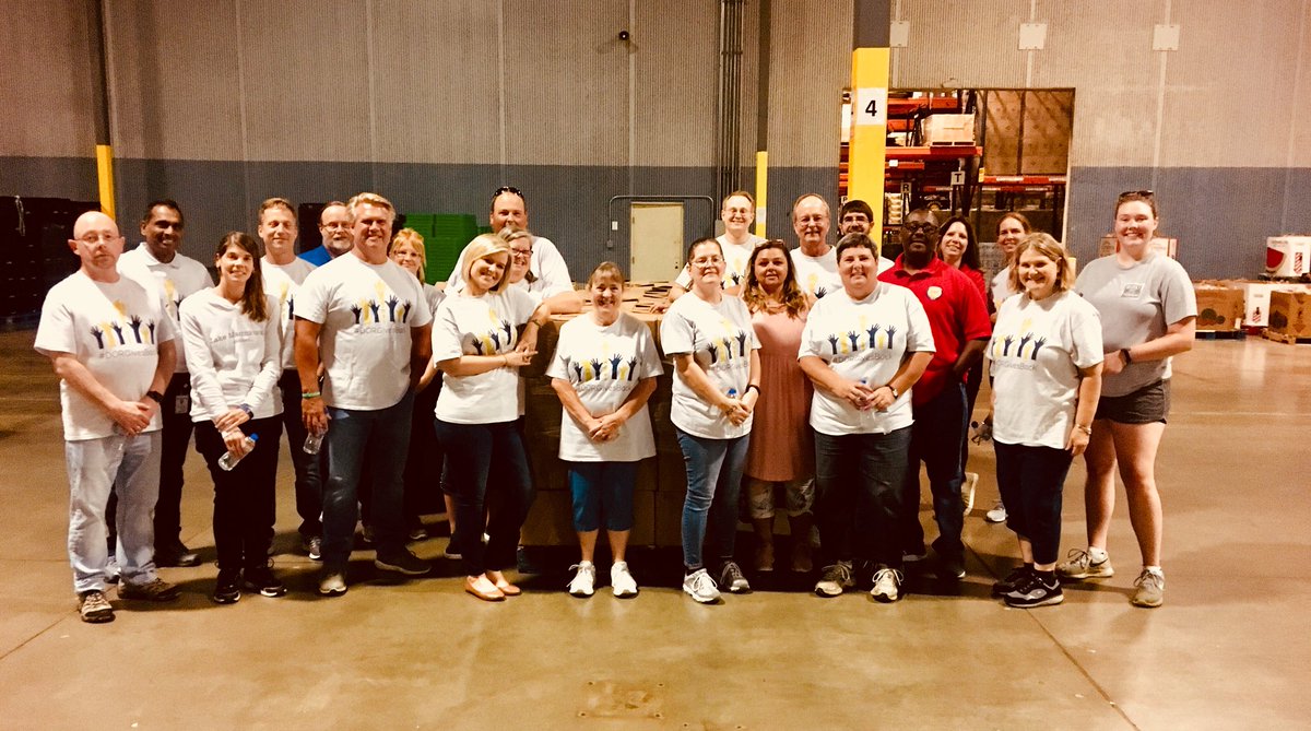 RealAdamKrupp's tweet photo. Our team @INRevenue continues to exhibit selflessness & a passion for helping those less fortunate. Proud to continue cultivating a strong partnership with @GleanersFBIndy as part of our #DORGivesBack program. #WeAreDOR https://t.co/cWpeuuf5i0