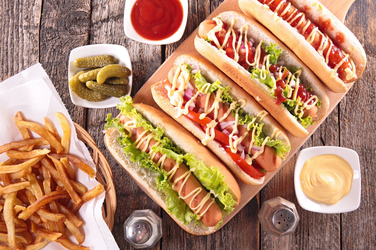 Reinhart_KNX's tweet photo. It’s not Summer if you haven’t had a #hotdog preferably using #prairiecreek franks & #brickfirebakery hotdog buns! #summer #feelslikesummer #getitrightfromus #rfsdelivers https://t.co/oPQJhQkHhZ