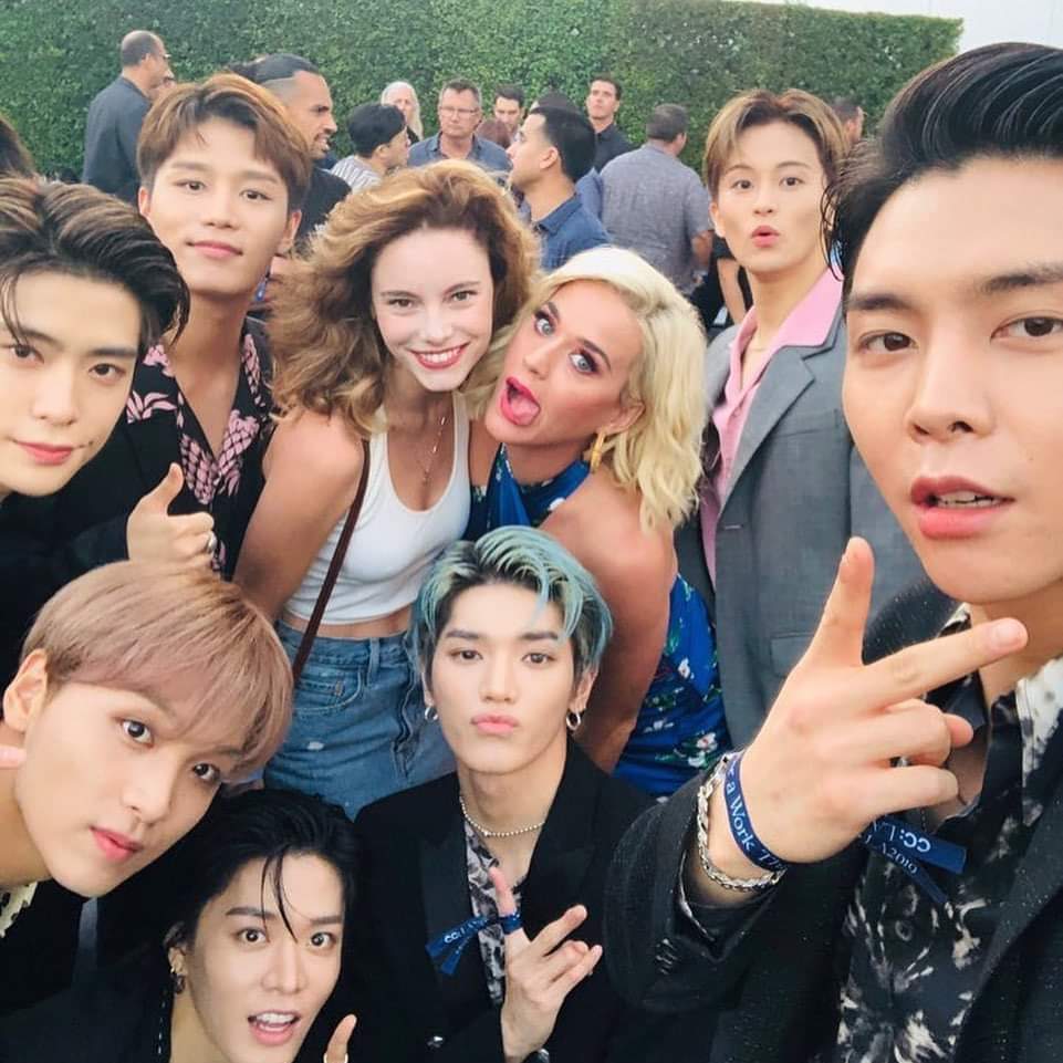 giulycat3's tweet photo. Alcune foto dell'afterparty di ieri sera ❤.
Some photos of last night's afterparty ❤.
#SmallTalkIsComing
#SmallTalk 🤩😍❤ https://t.co/Xei116WgZP