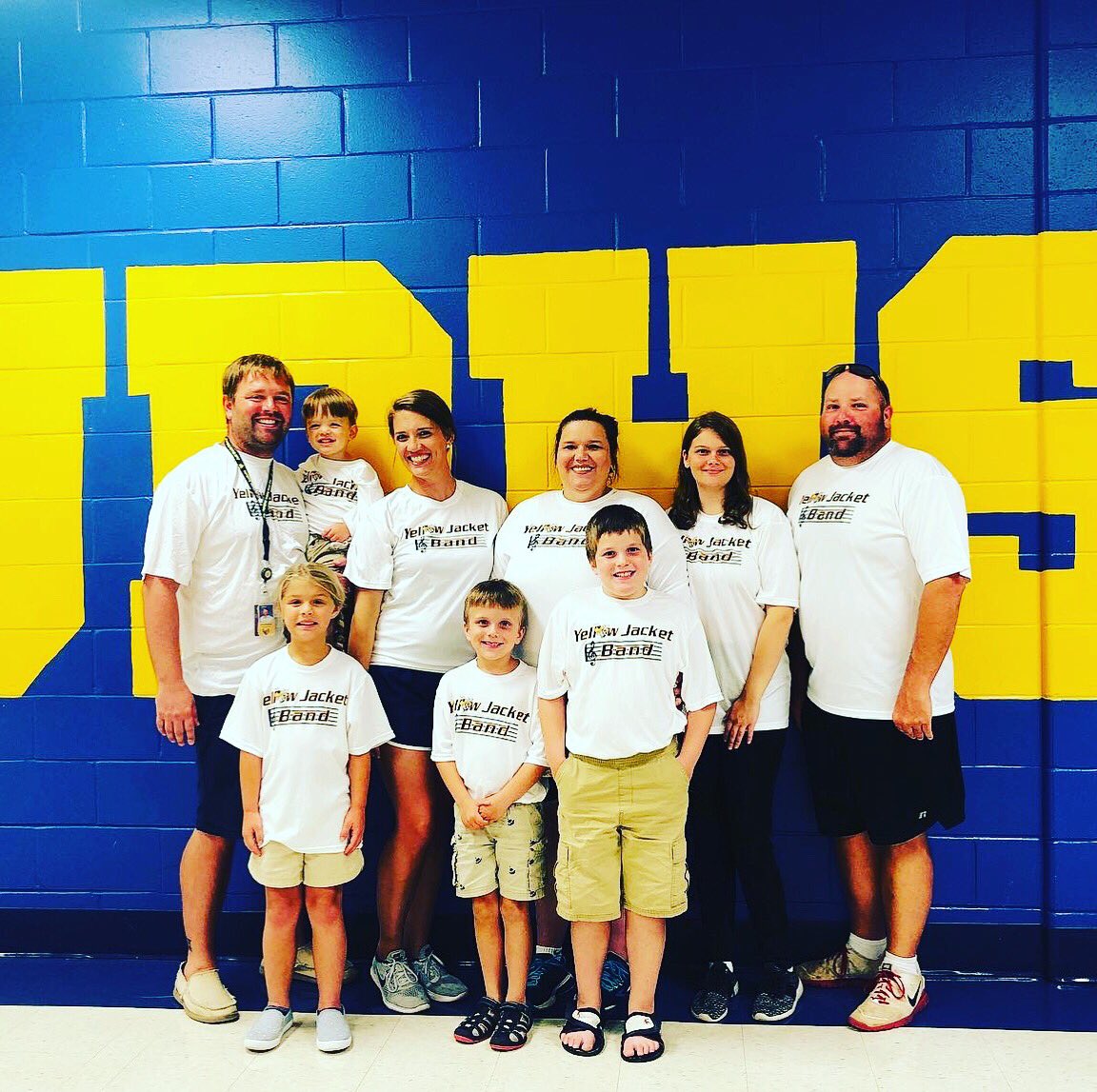 Stump4Troy's tweet photo. Watch out world...this group is about to turn the Jeff Davis band into something special! We had a great band camp & looking forward to some @JeffDavisHighS1 Football!! So proud to be apart of this group! #JacketPride #EandO #JDBand #FamilyPhoto https://t.co/Ws9UwIrwVH