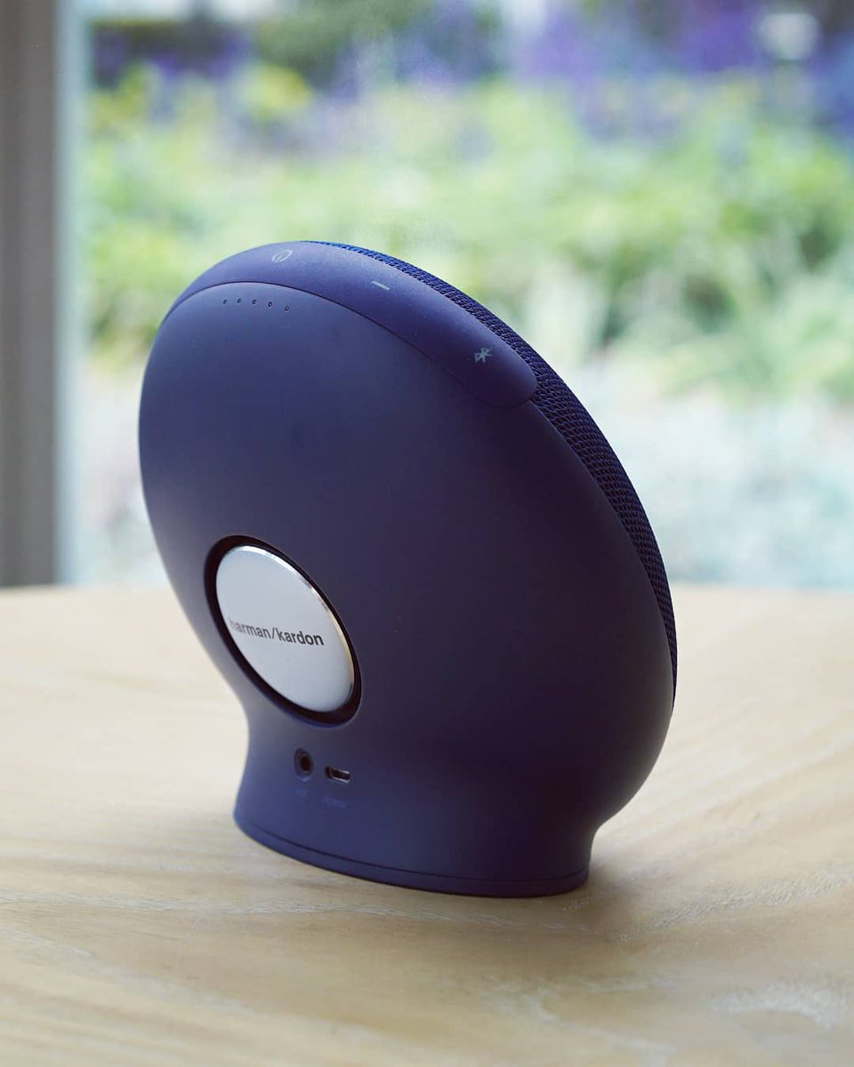 VaclavikDESIGN's tweet photo. Typical design feature of Onyx Mini - revealed aluminum passive radiator, the acoustic element of Harman Kardon brand. Great job Harman Acoustic team!
.
.
#harmankardon
#onyxmini
#bluetoothspeaker
#productdesign
#productdesigner
#industrialdesign
#portablespeaker
#showyourwork https://t.co/6O4YRNqjma