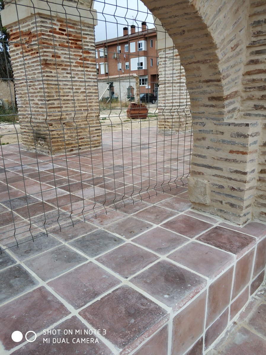 arquepre's tweet photo. Terminada la rehabilitacion de un parque en la localidad de Saldaña( Palencia ), donde se han colocado nuestra baldosa de imitacion a barro, peldaños de imit. a barro e imitacion a ladrillo antiguo. Esperamos que os guste. https://t.co/trZ8490Cng