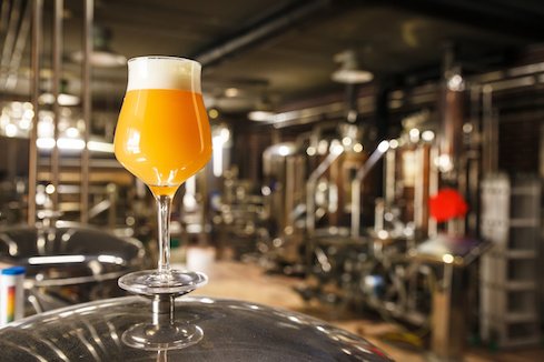 InformationWeek's tweet image. Beer giant puts digital innovation on tap.
@jessicadavis @abinbev #cloud #dataanalytics #AnheuserBuschInBev

ow.ly/7gxP50vodTD?