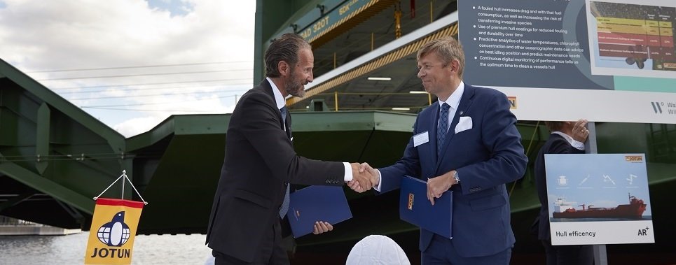 europawire's tweet photo. Geir Fagerheim, Wallenius Wilhelmsen: With #HPS we also open a digital window onto how #hull condition affects #fleet-wide performance, efficiency and emissions, creating a culture of transparency and accountability
https://t.co/WLUyTdOXvF #Jotun #hullperformance #shipowner https://t.co/B7ekUkykXo