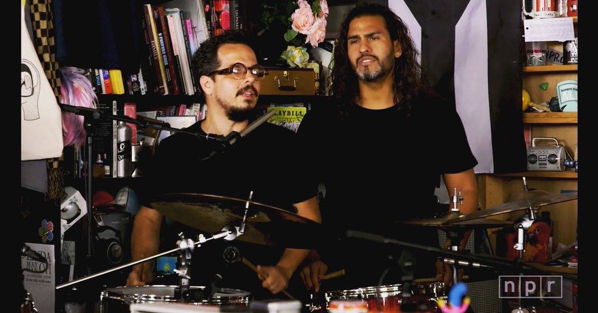 ebayoan's tweet photo. El @AdalbertoRosar1 y yo curándonos con @ilevitable y con su temazo #LaCurandera en el #TinyDesk de @nprmusic. #ALMADURA https://t.co/5BX8zLimQi
