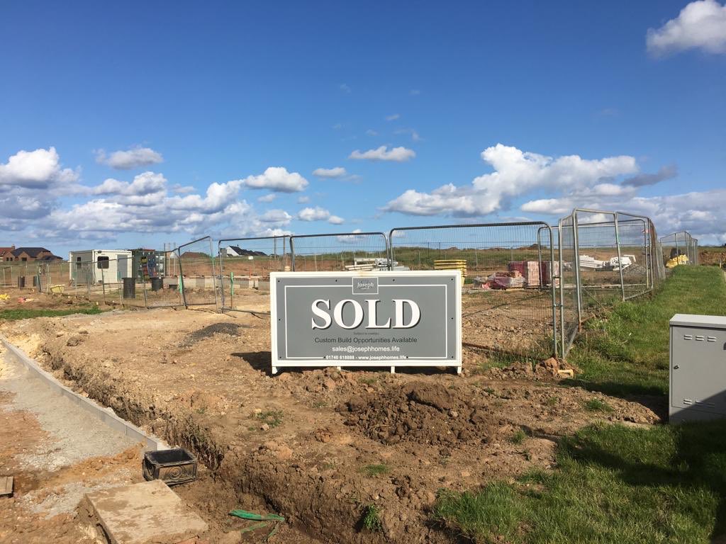 JosephHomeslife's tweet photo. Another #CustomBuild home #SOLD!
@JosephHomeslife we pride ourselves in building quality homes, only using the best materials and highest skill set!
#custombuilder #qualityhomes #developmentsbyjosephhomes #customised #newbuildhome #newbuild #uniquebuild @nacsba https://t.co/QKUESgffTY