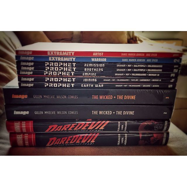 geekaffe's tweet photo. Comic-Lieferung 🚛
#comics #marvelcomics #imagecomics #extremitycomic #thewickedandthedivine #prophetcomic #daredevil #skyboundcomics https://t.co/Z2Iyd16RaT https://t.co/Dd40wVs1zb