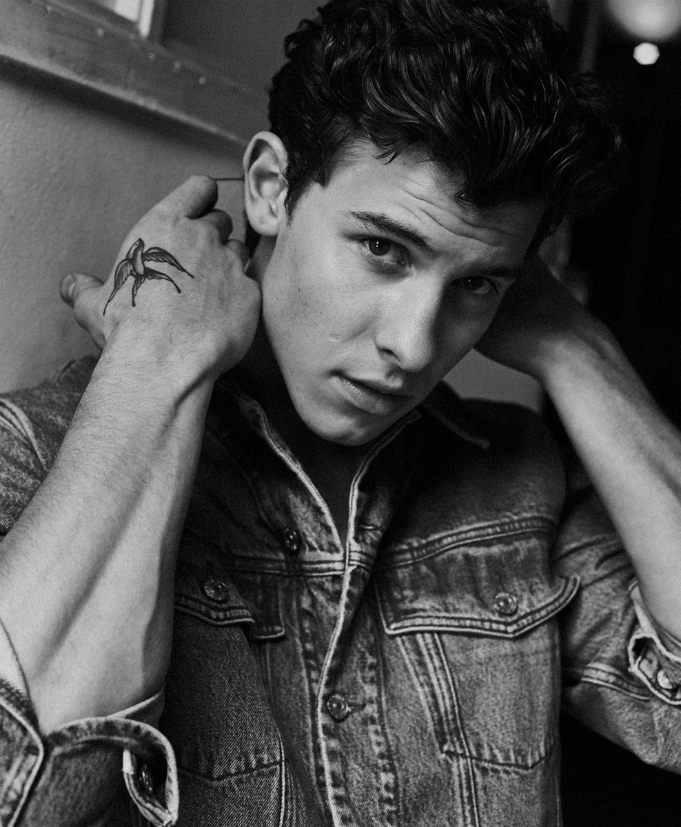 musmics's tweet photo. Tanti auguri a @ShawnMendes che oggi compie 21 ANNI! 🎉🎂 #HappyBirthdayShawn https://t.co/okvenxca9n