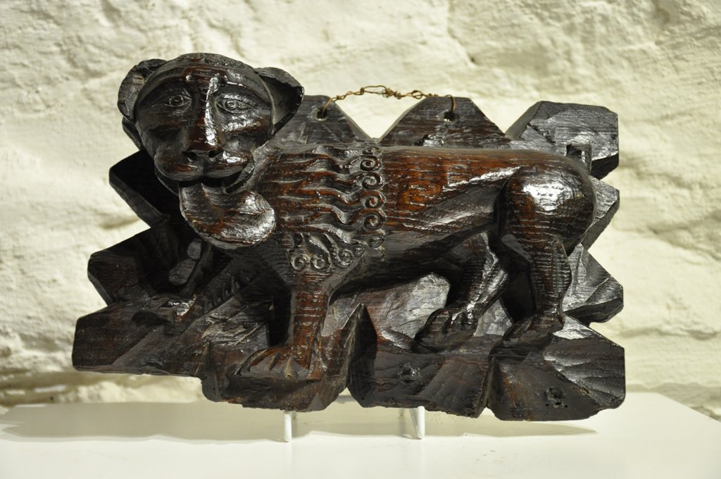 jackie_simonini's tweet photo. A Rare And Attractive Late 15th Century English Oak Lion #CeilingBoss. Circa 1500.
For more details visit-https://t.co/NhZKf13PPO
#AntiqueCarving #HomeDecor #InteriorDesign #Decor https://t.co/bZBgyPTwmg