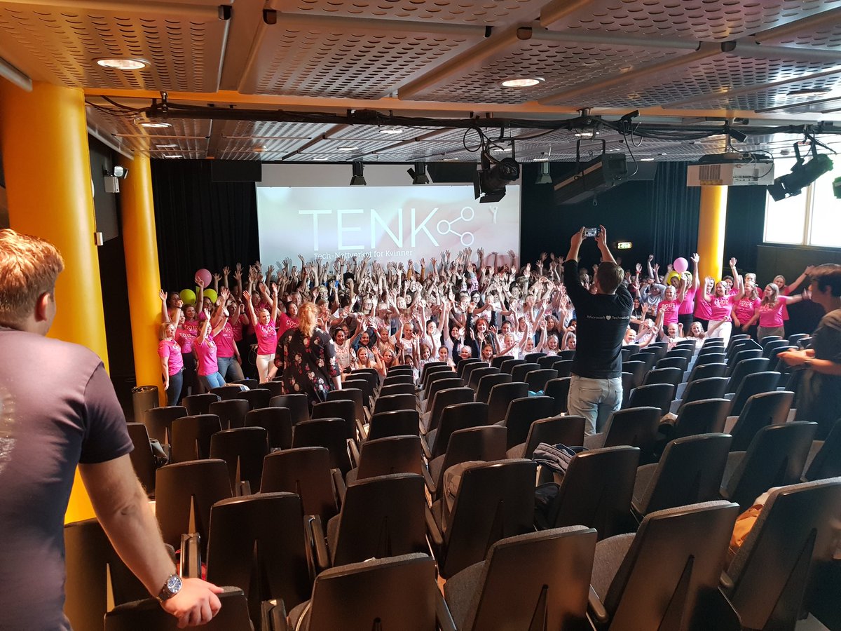 maritio_o's tweet photo. Presenting at TENK Tech Camp @TENKnorge for girls was an honour! Hopefully, I will see some of these girls developing secure code and/or doing ethical hacking in the future 🤩 #TENKTechCamp #GirlsInTech #WomenInTech https://t.co/Vg5fV3GtHN