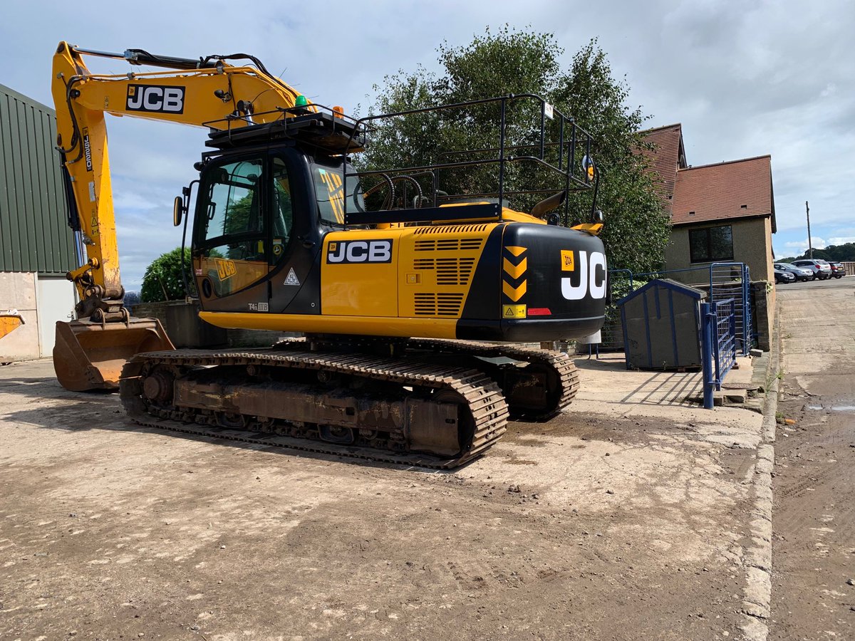 Another quality JS220 year 2015 with only 2600 genuine hours arrived in today