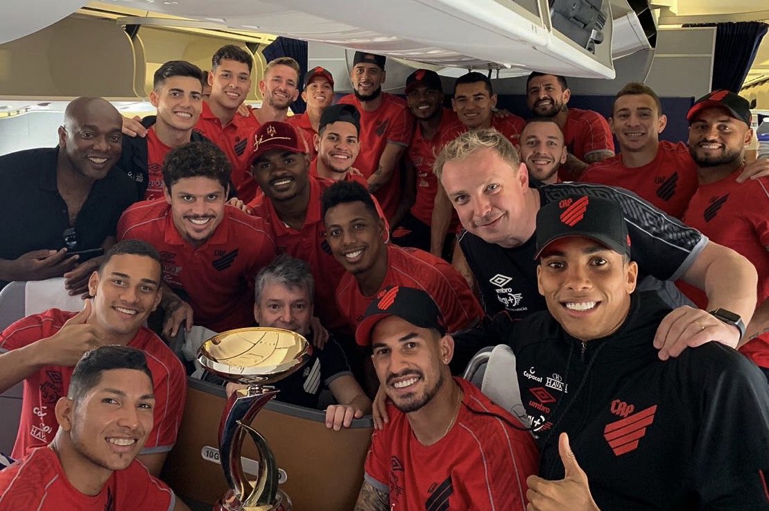 AthleticoPR's tweet photo. 🏆✈️🇧🇷 https://t.co/UDGmNmSI2t