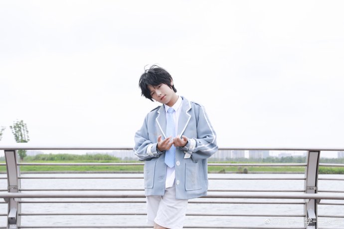 yianschool's tweet photo. Everyone let's try to see the picture guess the song name! 😊

#易安中学 #YiAnMiddleSchool #申义晟 #ShenYicheng https://t.co/c5lEs9ZmDk