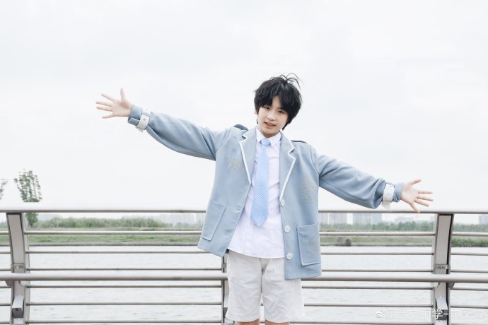 yianschool's tweet photo. Everyone let's try to see the picture guess the song name! 😊

#易安中学 #YiAnMiddleSchool #申义晟 #ShenYicheng https://t.co/c5lEs9ZmDk
