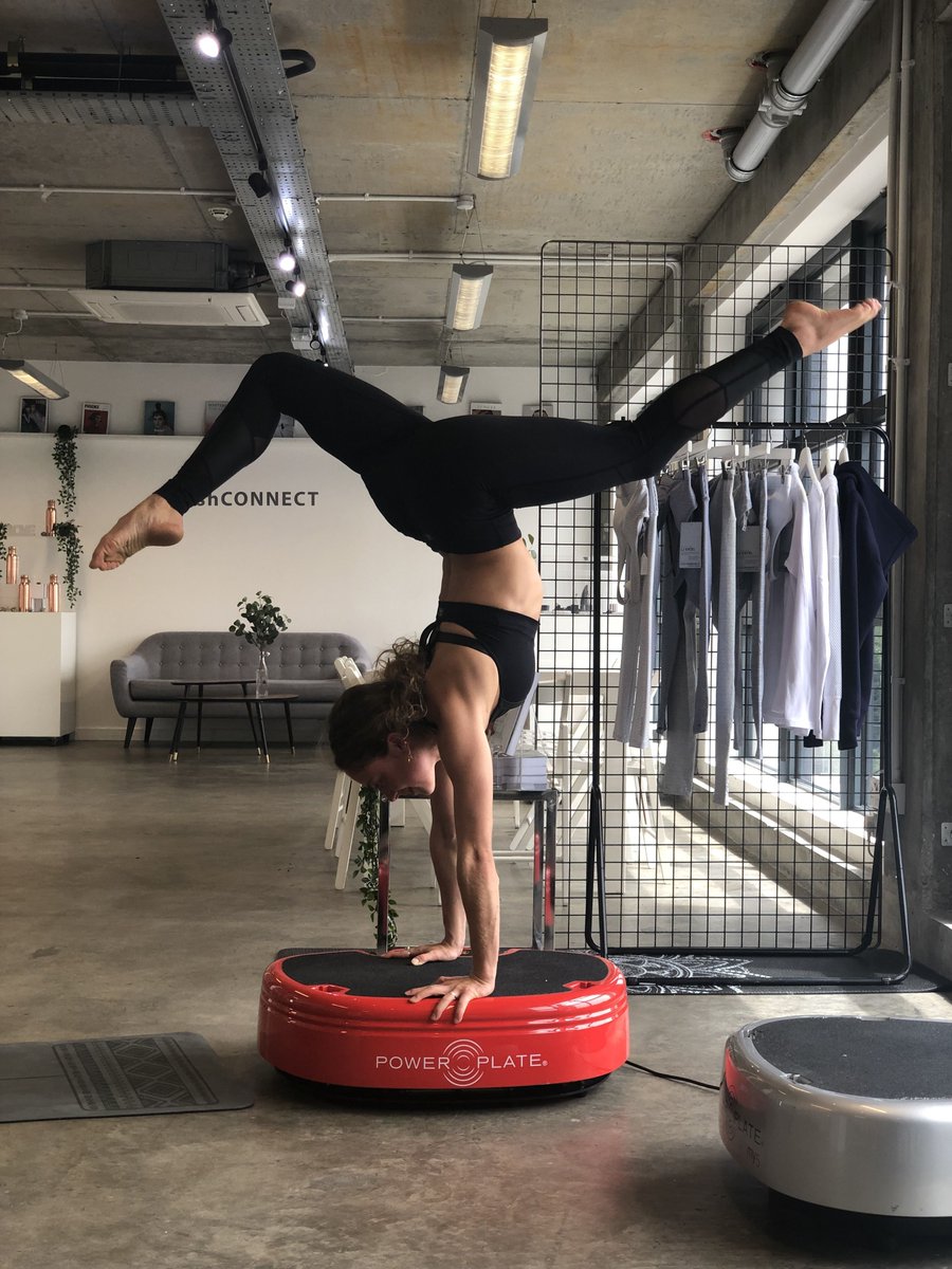 powerplate's tweet photo. #throwbackthursday to the #pushCONNECT event in London earlier this month where #pushFITNESS experts were on hand to share tips on using the #PowerPlate MOVE!  📷: @pushprlondon @alicemaisetti #loveyoga https://t.co/FnSWiO6rS9