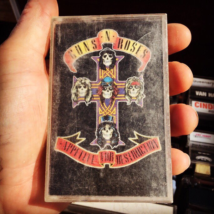 BlackNoteGraffi's tweet photo. #throwbackthursday #gunsnroses #appetitefordestruction #blacknotegraffiti #rocknroll @gunsnroses #slashguitar https://t.co/Ev60KmzCRx