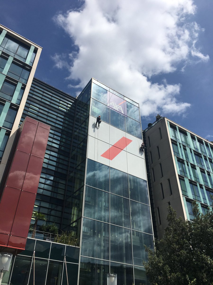 Balotine's tweet photo. Nouvelle enseigne chez AXA aux terrasses de Nanterre #AXA https://t.co/D0VNcHRVw2