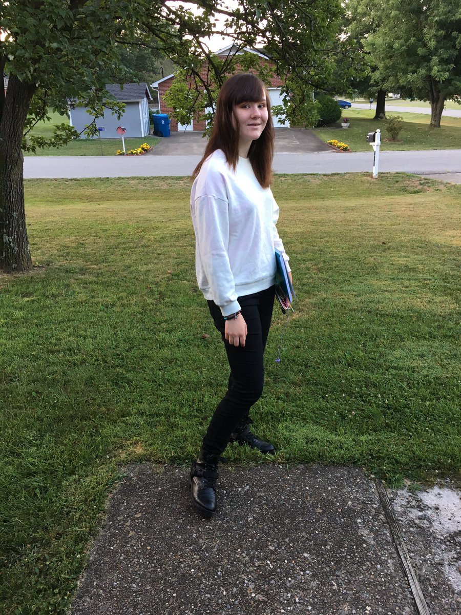 CCJATracy's tweet photo. First day of our freshman year. #gobearcats https://t.co/UNSPmYosXG