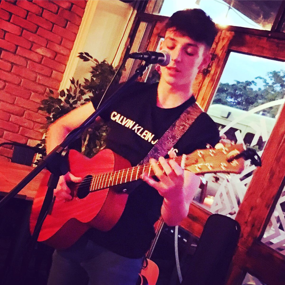 Boiler_Sessions's tweet photo. :: TONIGHT ::

The weekly music night continues this evening at Brewski Chorlton🎙

Music starts at 9pm 🎵
Still time to sign up to play! ⚡️
#openmicmanchester #openmicmanc #openmic #openmicnight https://t.co/tgDY2CzCZw