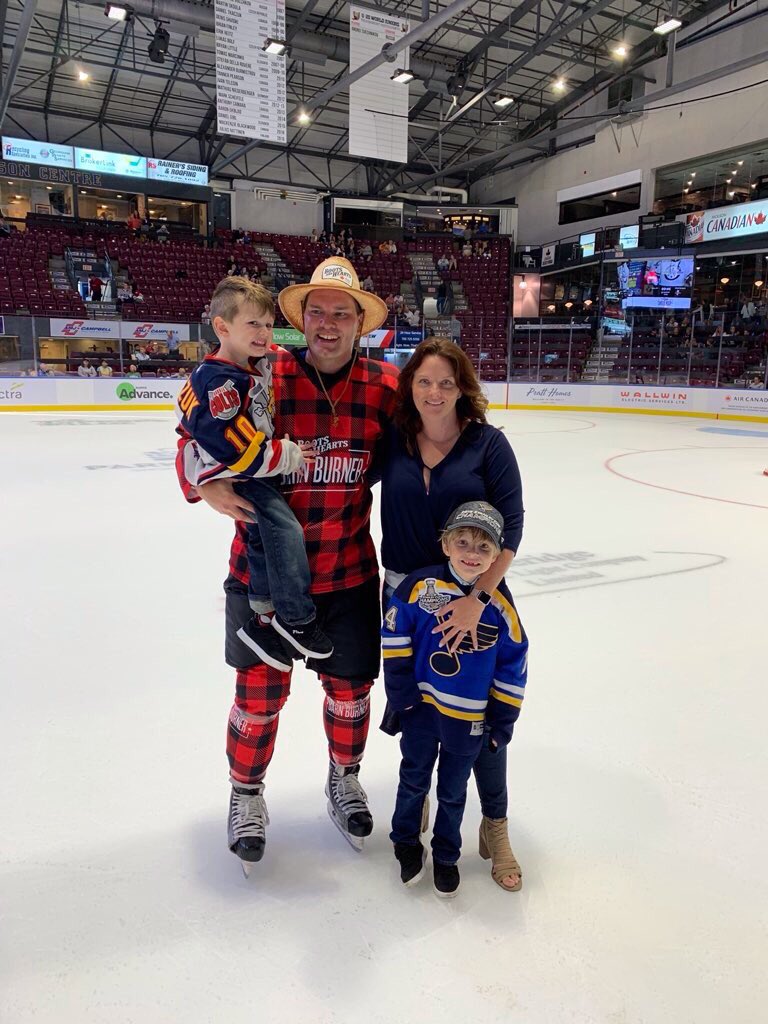 Great time playing <a href="/BootsandHearts/">Boots and Hearts</a> BarnBurner @AlexNuttallMP Gr8 2c players w/ local ties come out <a href="/OHLBarrieColts/">Barrie Colts</a>