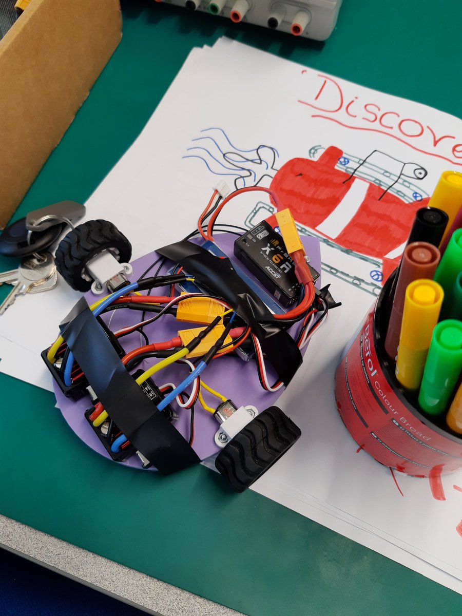 HostNaeemah's tweet photo. Great session this morning with our lovely Night Host and Robotics Expert, Orla! Designing a Search and Rescue robot, then building and racing one too! #RFESS19 @Talent_Spotting https://t.co/MSWUduZzHP