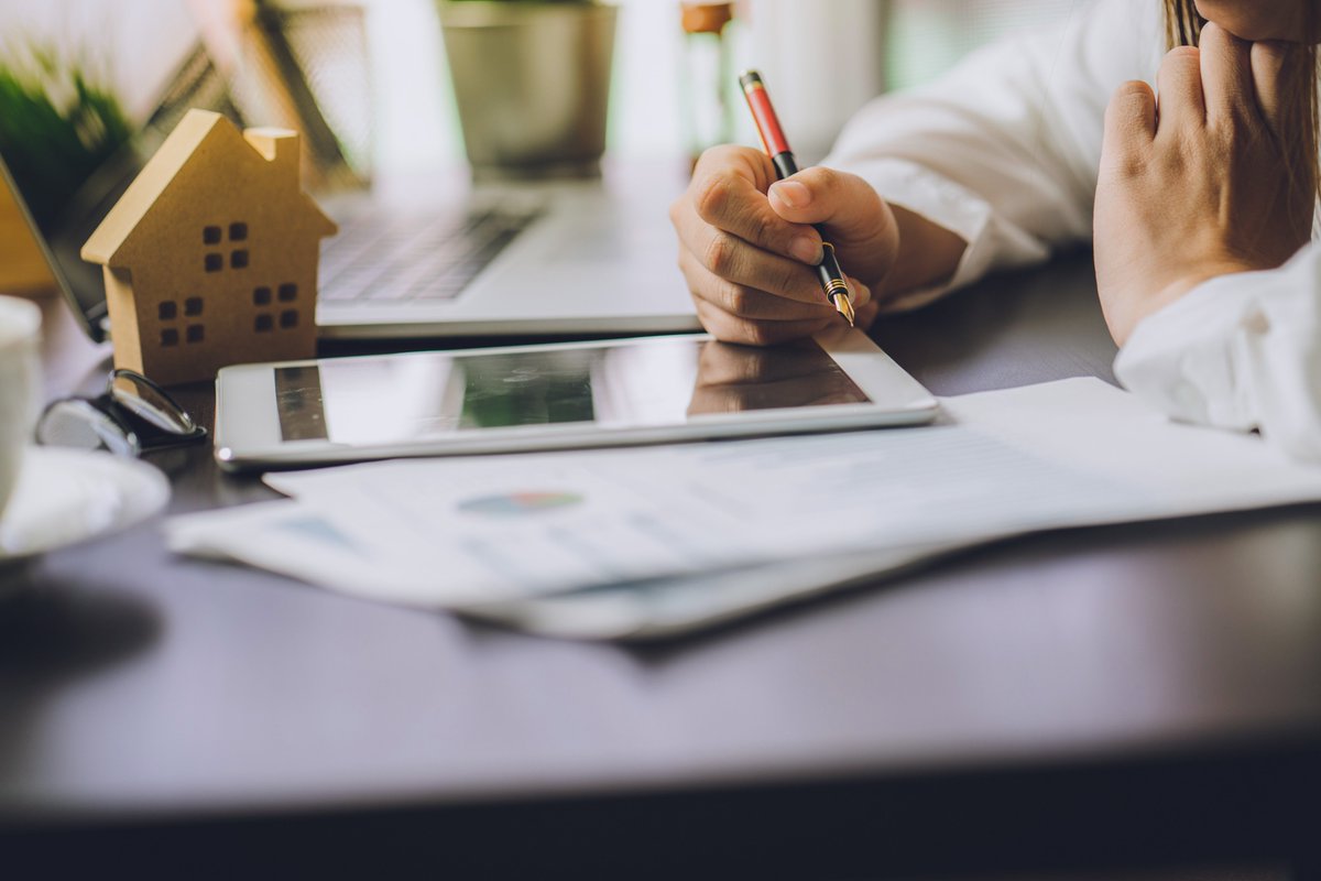 Panteia's tweet photo. #panteia en #Etil bv hebben in opdracht van FLOW, het O&O Fonds voor de #woningcorporaties, het #arbeidsmarktonderzoek 2019 uitgevoerd. Belangrijkste uitkomsten uit het onderzoek lees je hier: https://t.co/rAbqgvIe5i https://t.co/U6GgLOYhW2
