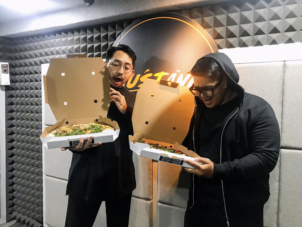 Thank you temen temen di @jak101fm <a href="/gen987fm/">IG: @gen987fm</a> dan <a href="/mustang88fm/">Mustang 88 FM</a> yang super antusias pas cobain pizza pizza baru nya Pizza Marzano!

Semoga sore nya tambah ceria karena ngemil Pizza yess! 🍕