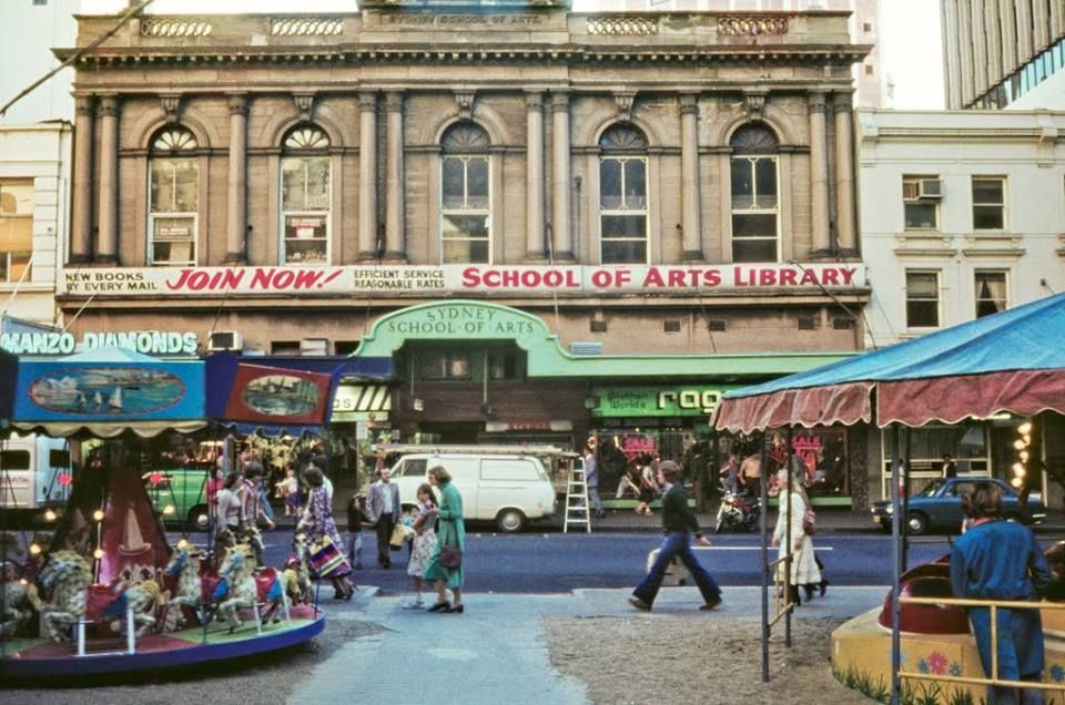 washingtonbrown's tweet photo. Throwing back to the Sydney School of Arts, 1979. Pitt Street now the ArtHouse Hotel. #tbt #throwbackthusday #lostsydney https://t.co/Mn2FJIQQQu