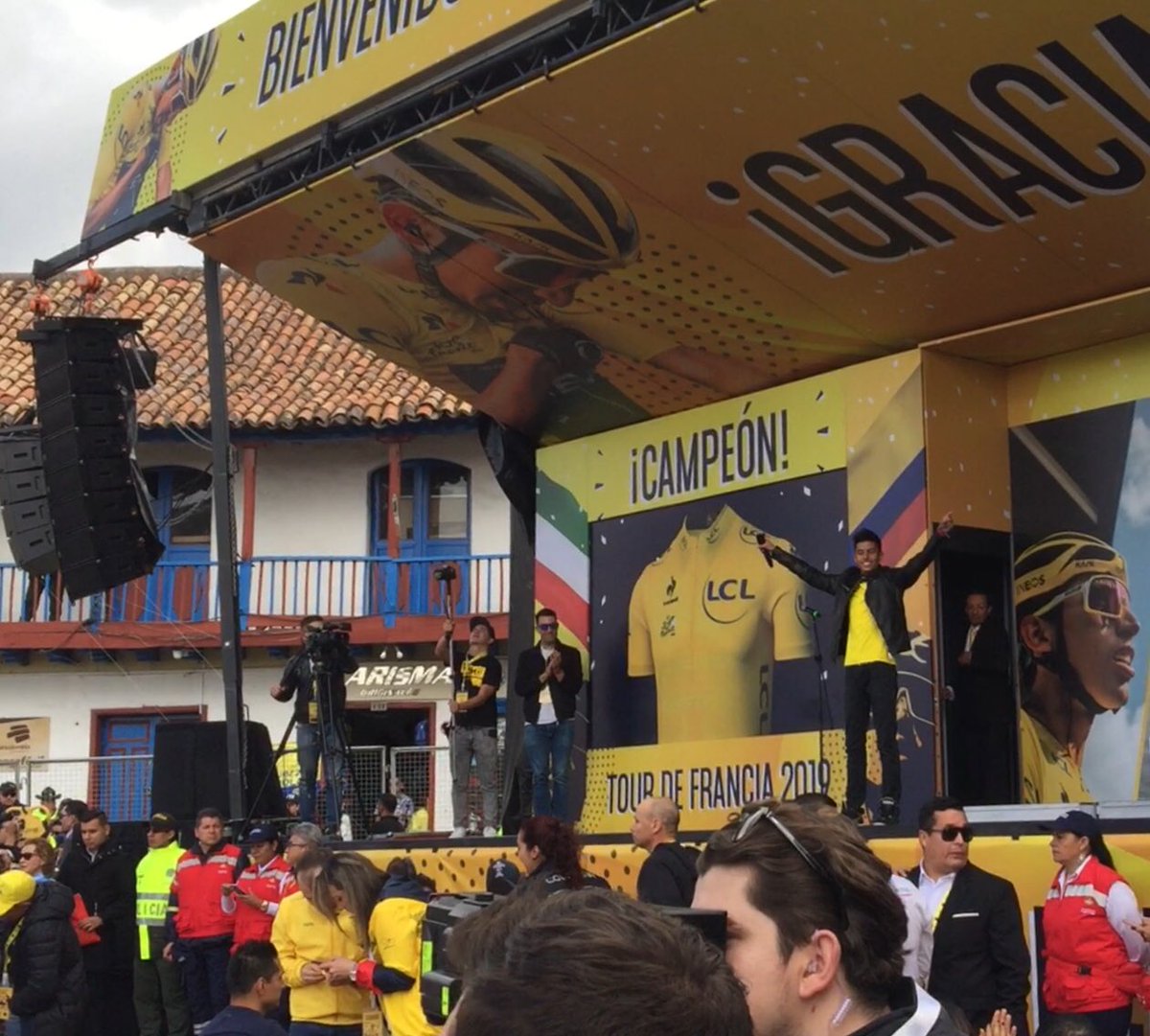 nelsonpachecodj's tweet photo. #EganVencedor @dasancari debutó en tarima en el homenaje a Nuestro Campeón Egan Bernal. Único artista permitido para hacer la apertura del evento. Gracias Zipaquirá por ser tierra de talentos y orgullos para el Mundo. https://t.co/Rgsgl3HIid
