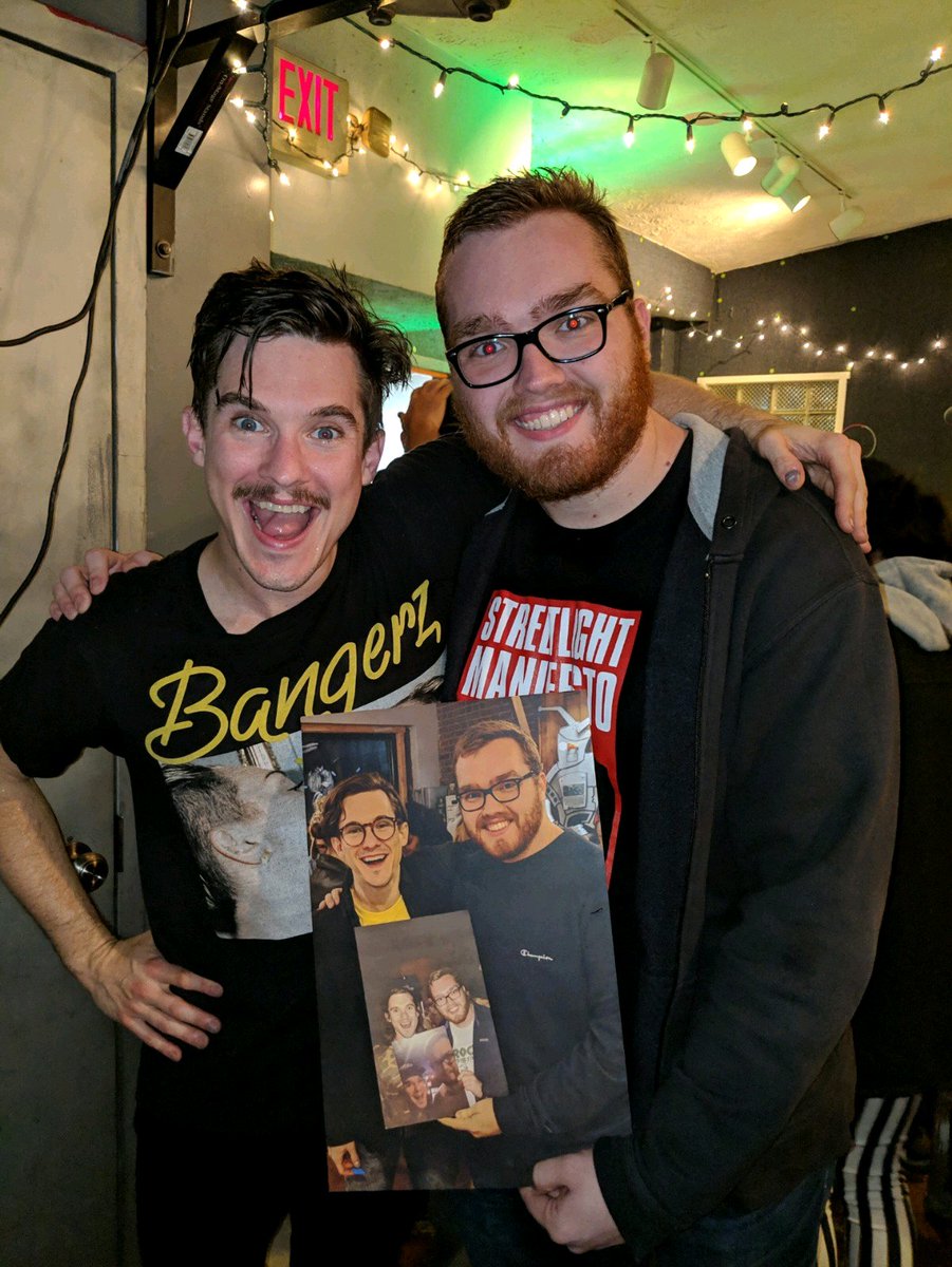JG_Sample's tweet photo. Happy 2 year anniversary to me meeting @chrisfarren, notorious for being born hot, for the first time https://t.co/r2Z2XTwgGF