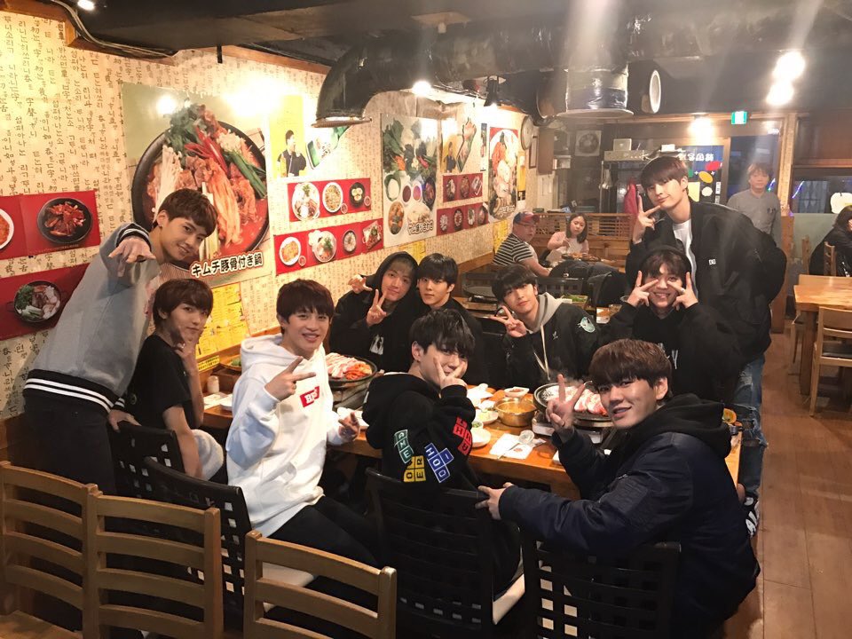 7chan_honey's tweet photo. #업텐션_항상_꽃길만_걷자 🌸 https://t.co/jEIAZ8pR8q
