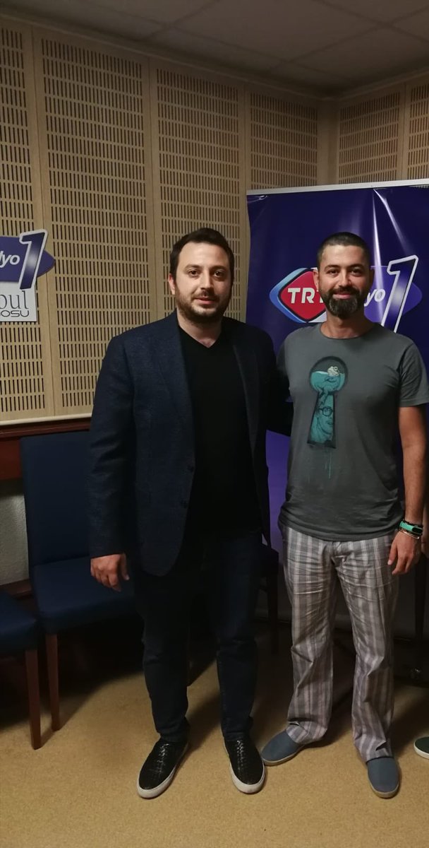 Üreten Türkiye Programında bu haftaki konuğumuz  Muhammet Yasir Bayramoğlu. Kendisi ile Savunma Sanayimizin tarihsel ve güncel gelişimini konuşacağız. Online dinlemek için radyo.trt.net.tr/Kanal/1/radyo-…
<a href="/TRTRadyo1/">TRT Radyo 1</a> <a href="/trtradyo/">TRT Radyo</a> <a href="/myasirbay/">Muhammet Yasir Bayramoğlu</a> <a href="/harunsari_/">Harun</a>