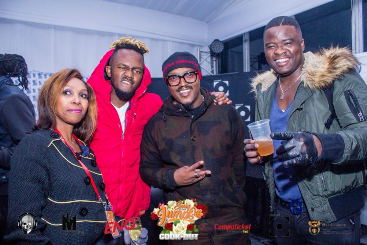 EkurhuleniSE's tweet image. #SpringJumpOff19
Post pics of yourself at any previous Spring Jump Off event at Mahungra, Bloemfontein. 
The two posts with the most LIKES will each win 2 tickets to this year's event! Simple. @Vetkuk @djmahoota @VetkukvsMahoota