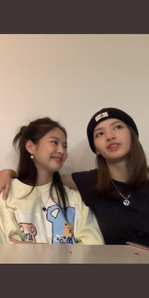 jl05087576's tweet photo. นุเขิล.. พี่คะนุเขิลลลลล อร้ายยยยย ไลฟ์อะไรเนี่ย บ้าบออออ #Jenlisa #TreeYearsWithBLACKPINK https://t.co/4TjaRBzMyd