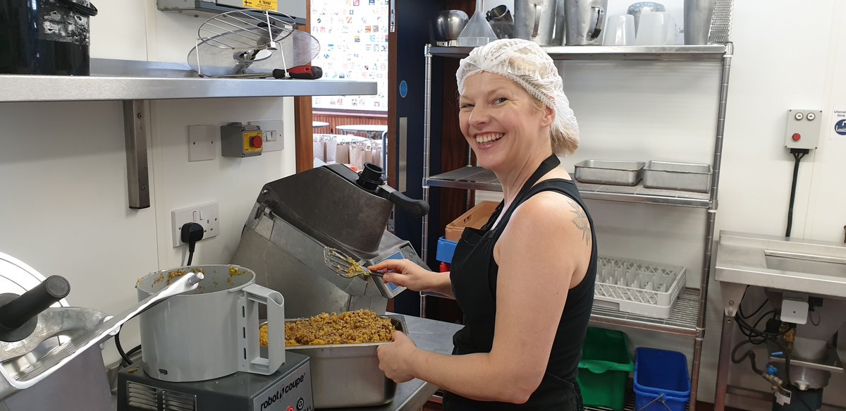 #Healthyholsbristol Sandwiches, Sandwiches, Sandwiches!! Thanks again to our volunteers without whom we couldn't do this  <a href="/FareShareSW/">FareShare South West</a> @FeedingBristol <a href="/TLT_LLP/">TLT LLP</a> <a href="/ClarkeWillmott/">Clarke Willmott LLP</a> <a href="/WellswaySchool/">Wellsway School</a> @WellswayMat
