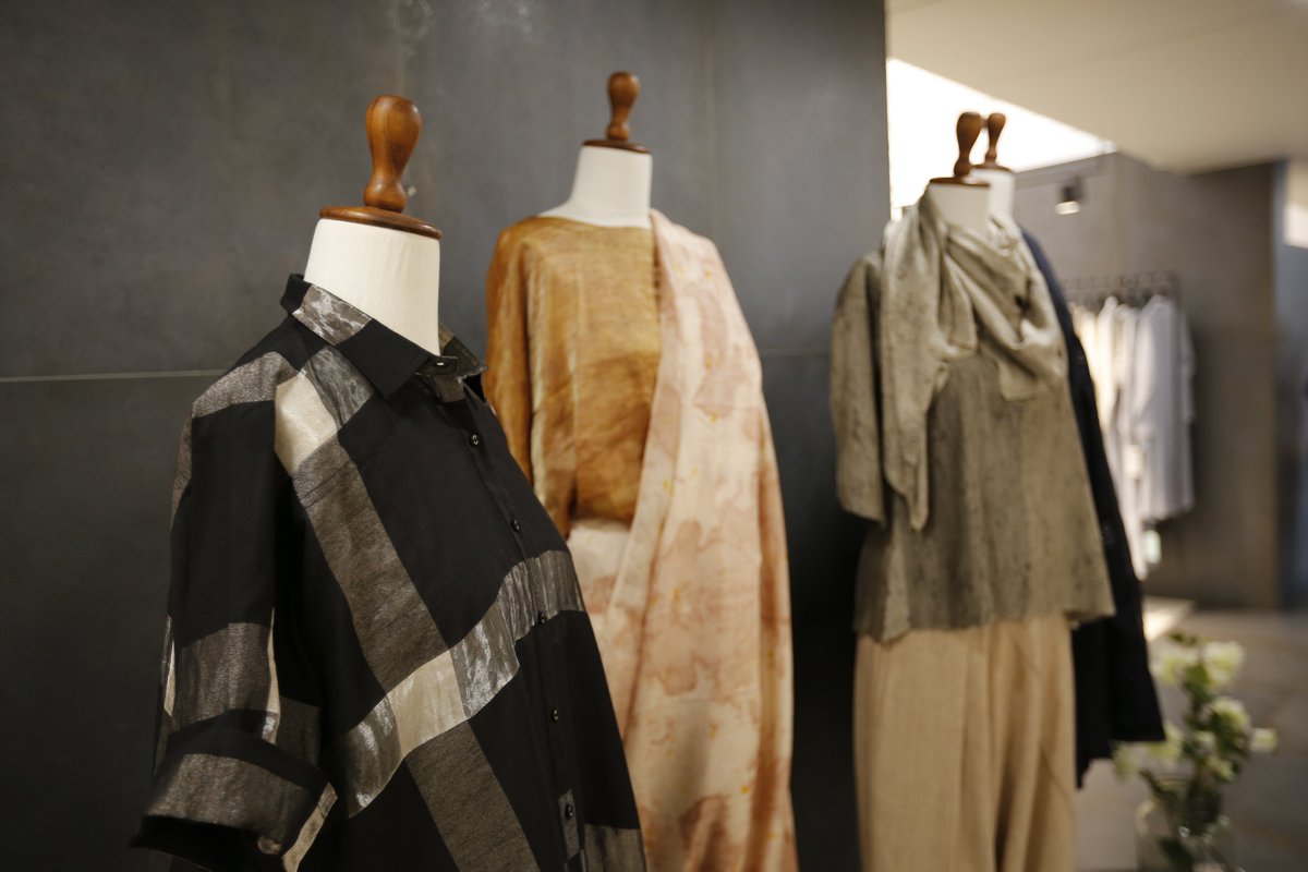 LakmeFashionWk's tweet photo. @TexMinIndia @elaheurban @smritiirani @GLVazirani .@TexMinIndia along with #LFW at @elaheurban celebrated the 5th #NationalHandloomDay in Hyderabad where first looks of #MakuTextiles, #SohamDave and #Padmaja were unveiled for their upcoming showcase on Sustainable Fashion Day at LFW August 2019

@smritiirani @GLVazirani https://t.co/f4iiYwcm0r