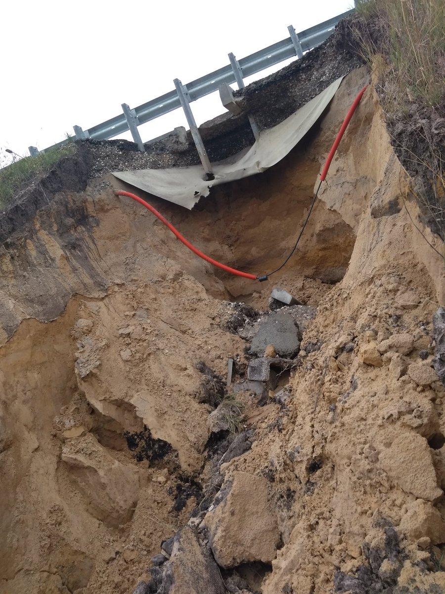 Road163's tweet photo. Новая дорога в аэропорт Курумоч, в сторону аэропорта. Проезжая искусственное сооружение через ЖД пути. @NuzhdinVV @I_Pivkin @avtosamara @D_Azaroff @onf63 https://t.co/Cispa4Rf51
