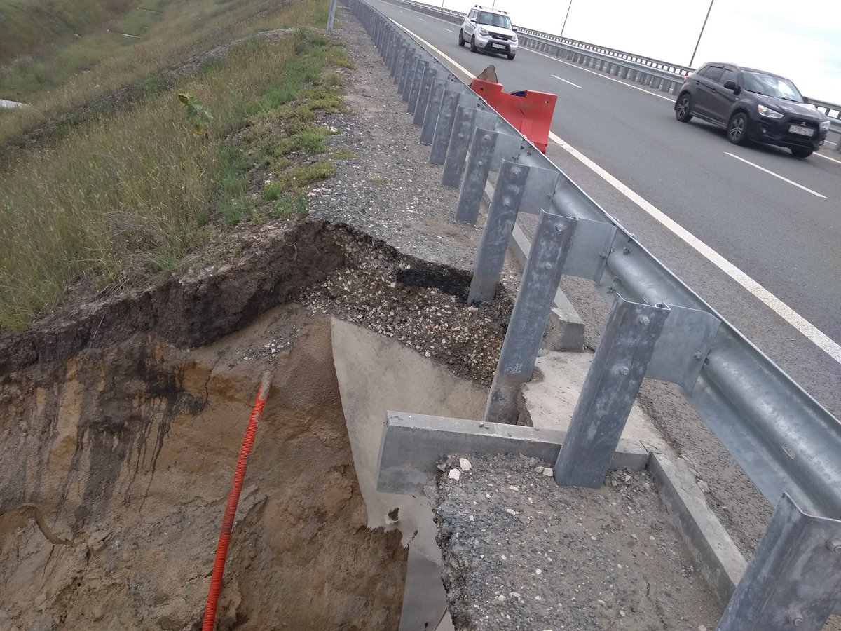 Road163's tweet photo. Новая дорога в аэропорт Курумоч, в сторону аэропорта. Проезжая искусственное сооружение через ЖД пути. @NuzhdinVV @I_Pivkin @avtosamara @D_Azaroff @onf63 https://t.co/Cispa4Rf51