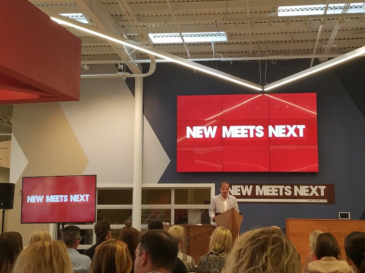 VoiceFirstAI's tweet photo. Don on State #NewMeetsNext #RetailSummit19 @ColumbusChamber https://t.co/0mzCFP0nSm
