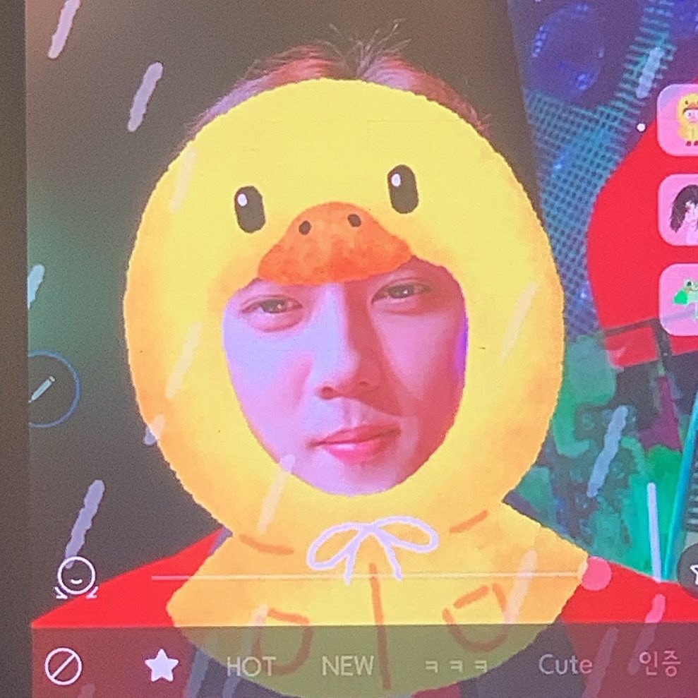sehunspics's tweet photo. SEHUN WITH THE SNOW FILTERS https://t.co/PZpCkxOXhH