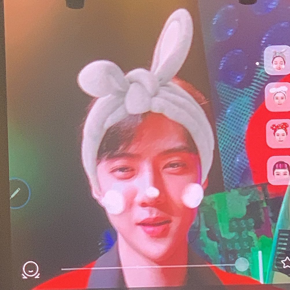 sehunspics's tweet photo. SEHUN WITH THE SNOW FILTERS https://t.co/PZpCkxOXhH